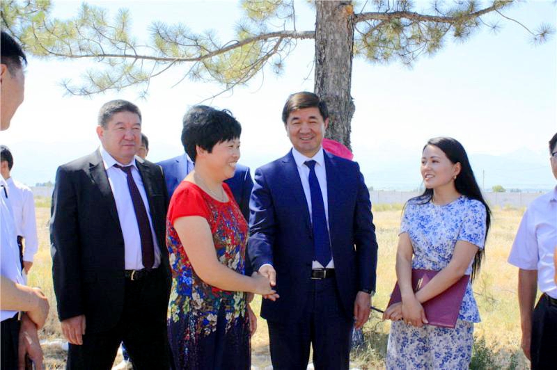 吉尔吉斯斯坦国副总理接见我校项目组专家